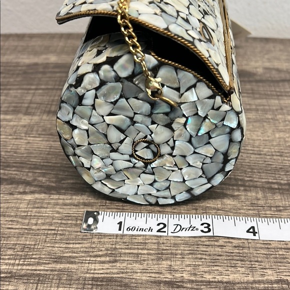 Antik Kraft | Silver Mosaic Mother Of Pearl w/ Crossbody Chain✨🐚 - Picture 14 of 14
